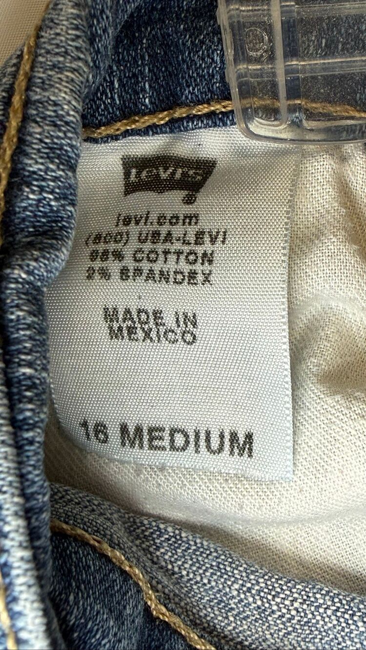 Levi’s relaxed boot cut 550 Jean women size 16 medium - has been hemmed - Picture 5 of 11